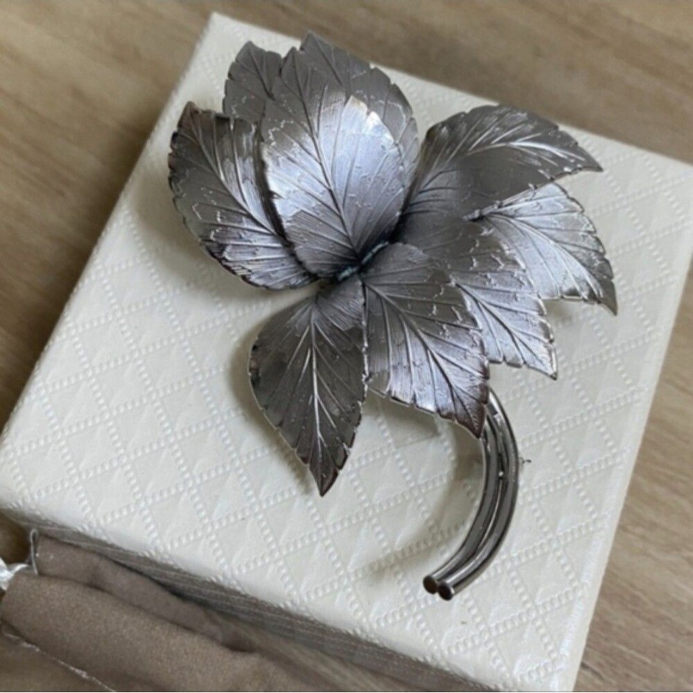 Coro Vintage Pendant Silver Leaf Brooch Pin Signed